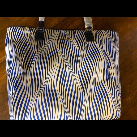NWT VERA BRADLEY ELLA TOTE -STREETERVILLE BLUE WHITE WAVY LARGE STRIPED BAG/TOTE - Picture 8 of 9